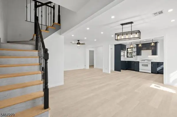 891 River Dr, Elmwood Park Boro, NJ 07407