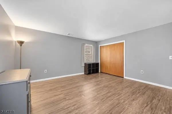 29 Garrabrant Rd, Clifton City, NJ 07013