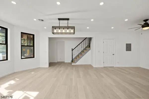 891 River Dr, Elmwood Park Boro, NJ 07407