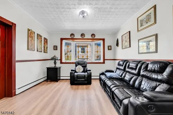45 Barkley Ave, Clifton City, NJ 07011