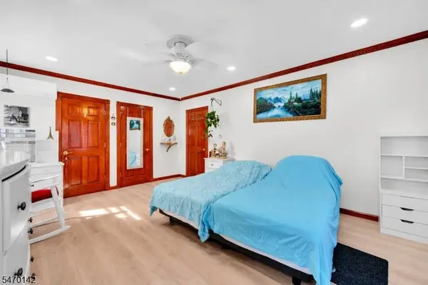 45 Barkley Ave, Clifton City, NJ 07011