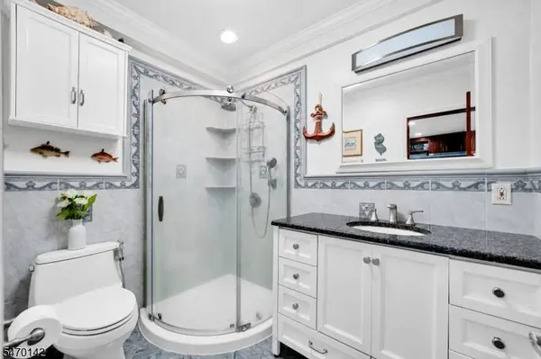 45 Barkley Ave, Clifton City, NJ 07011
