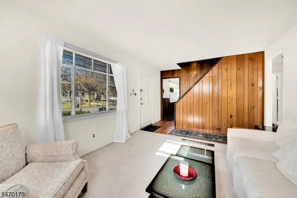 31 Brookhill Ter, Clifton City, NJ 07013