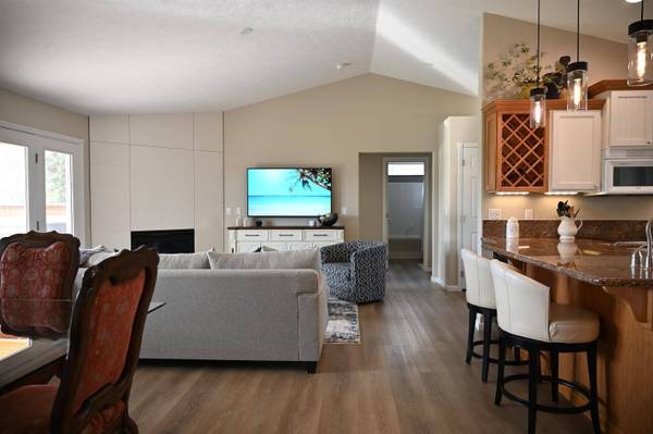 913 N High Desert Dr, Deer Park, WA 99006