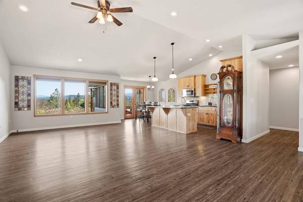 34212 N Vista Point Ln, Deer Park, WA 99006