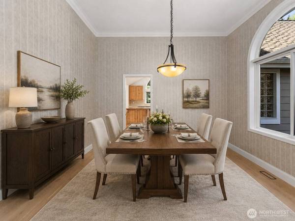 1642 204th AVE NE, Sammamish, WA 98074