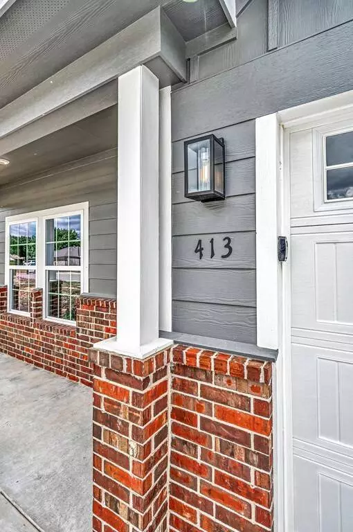 413 Travis DR, Mcgregor, TX 76657