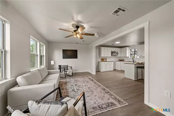 470 E Ridge, Moody, TX 76557