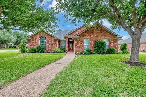 100 Silver Spur Trail, Mcgregor, TX 76657