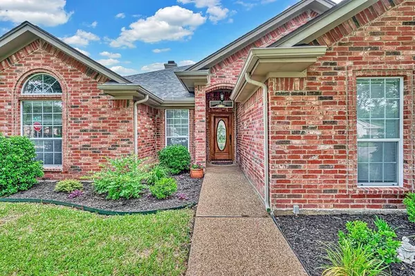 100 Silver Spur Trail, Mcgregor, TX 76657