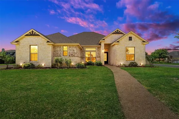 300 Desert Sky Drive, Mcgregor, TX 76657