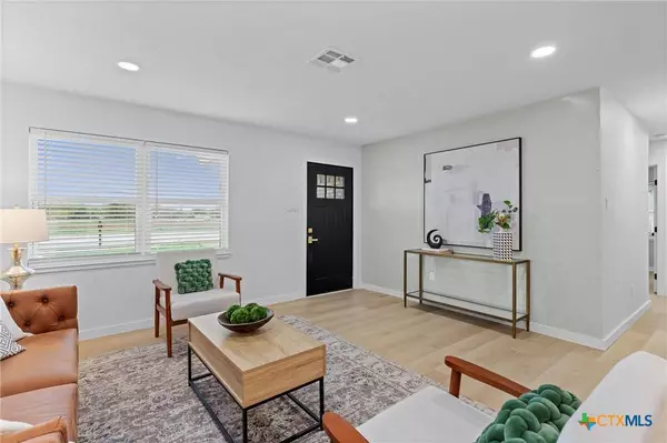 504 N Main ST, Mcgregor, TX 76657