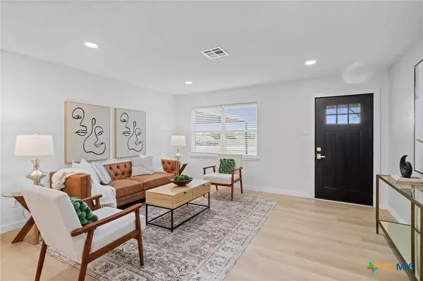 504 N Main ST, Mcgregor, TX 76657