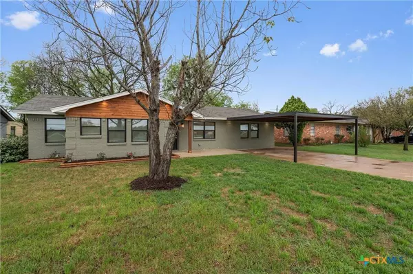 504 N Main ST, Mcgregor, TX 76657