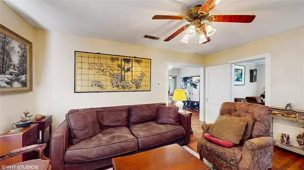 907 W 6th Street, Mcgregor, TX 76657