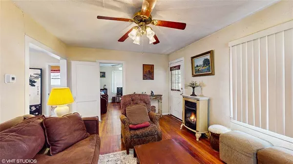 907 W 6th Street, Mcgregor, TX 76657