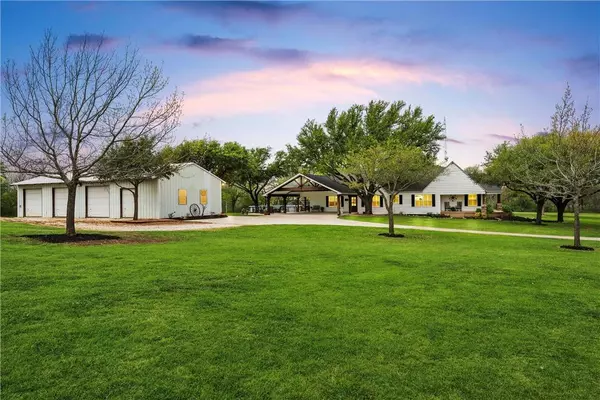 534 McGregor South LOOP, Mcgregor, TX 76657