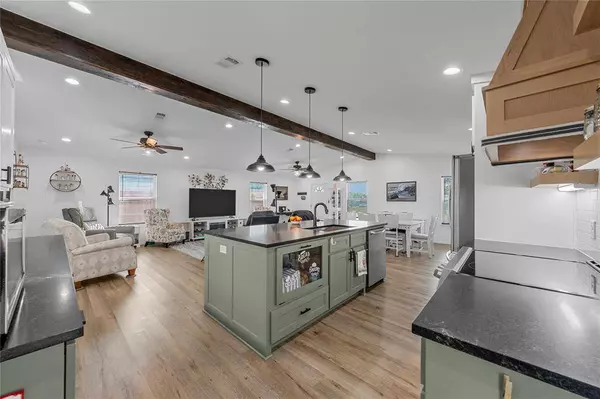 614 W 3rd Street, Mcgregor, TX 76657