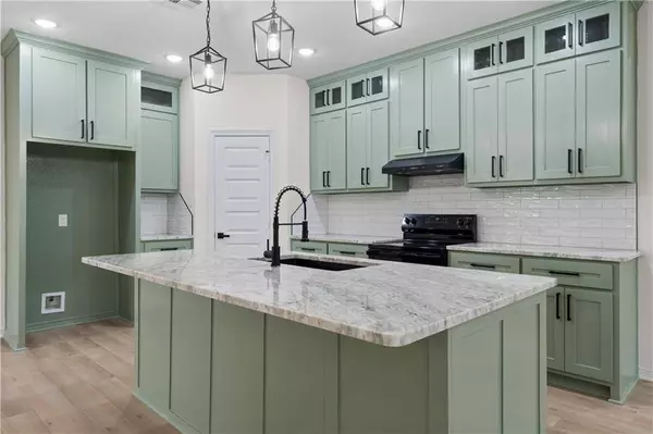 207 N Harrison Street, Mcgregor, TX 76657