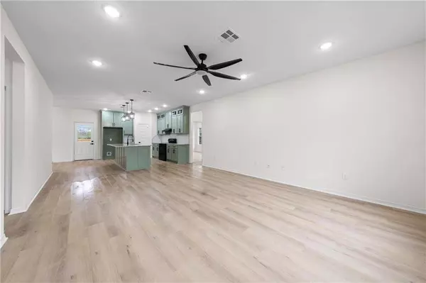 207 N Harrison Street, Mcgregor, TX 76657