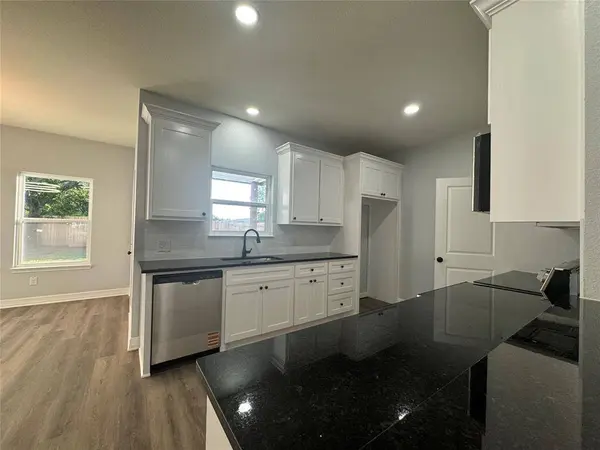 331 Rogers Street, Mcgregor, TX 76657