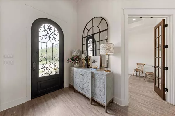 105 Stone Lake Drive, Woodway, TX 76712