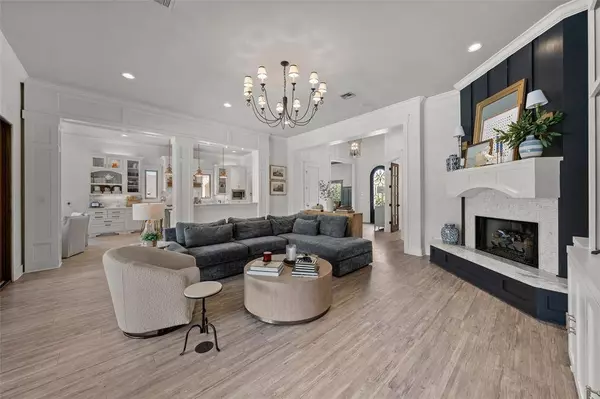 105 Stone Lake Drive, Woodway, TX 76712