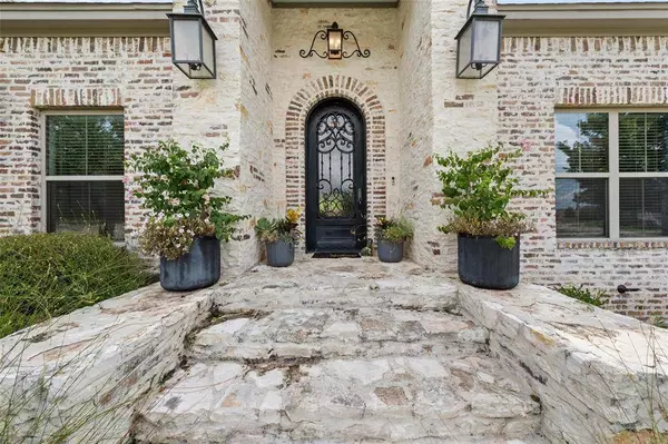 105 Stone Lake Drive, Woodway, TX 76712