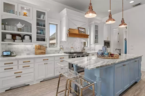 105 Stone Lake Drive, Woodway, TX 76712