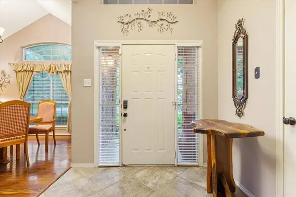 848 Country Lane, Mcgregor, TX 76657