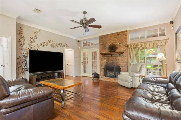 848 Country Lane, Mcgregor, TX 76657
