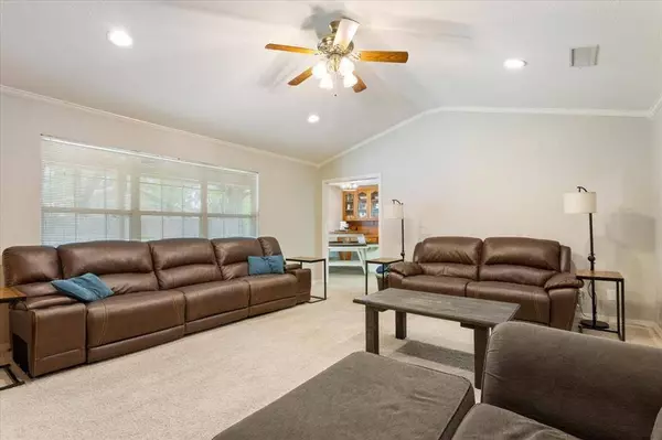 701 S Tyler Street, Mcgregor, TX 76657