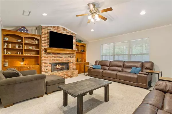 701 S Tyler Street, Mcgregor, TX 76657