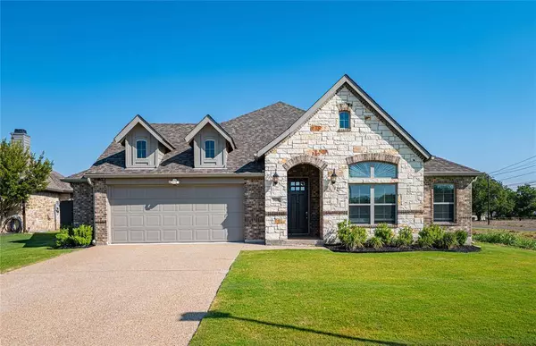 918 Edinburgh Drive, Mcgregor, TX 76657
