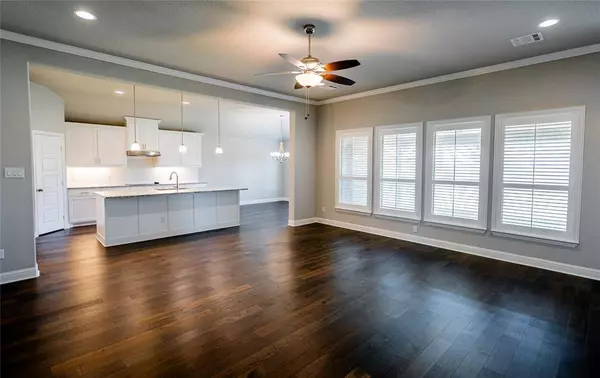 918 Edinburgh Drive, Mcgregor, TX 76657