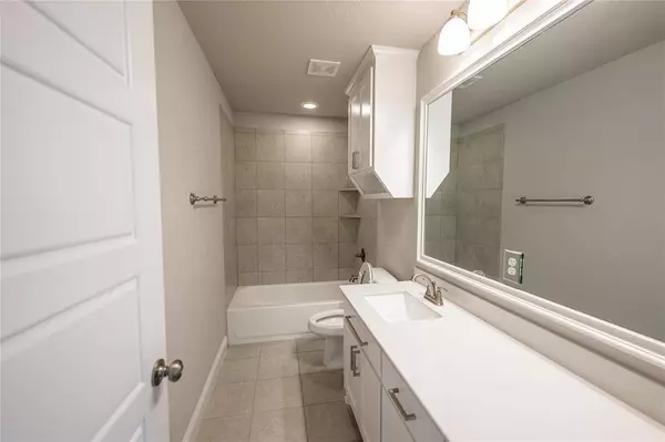 918 Edinburgh Drive, Mcgregor, TX 76657