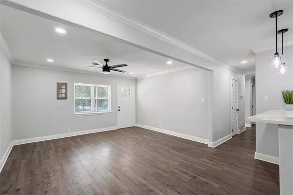 105 Alamo Drive, Mcgregor, TX 76657