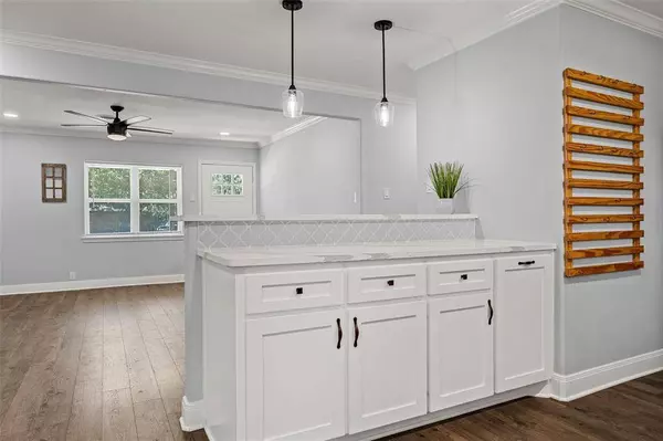 105 Alamo Drive, Mcgregor, TX 76657