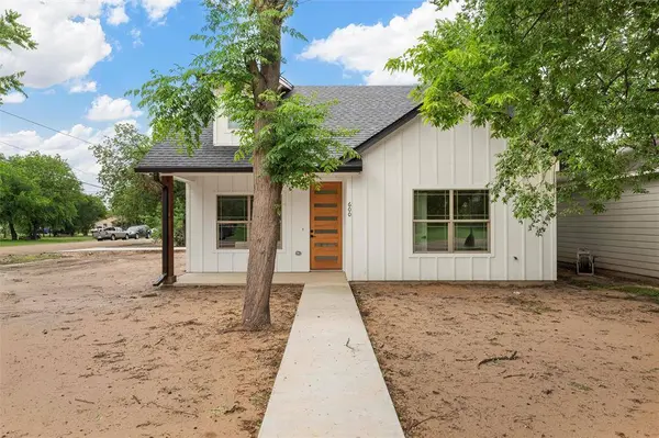 600 Arthur Street, Mcgregor, TX 76657