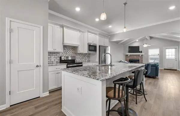 429 Travis Drive, Mcgregor, TX 76657