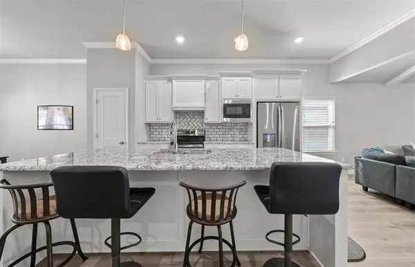 429 Travis Drive, Mcgregor, TX 76657