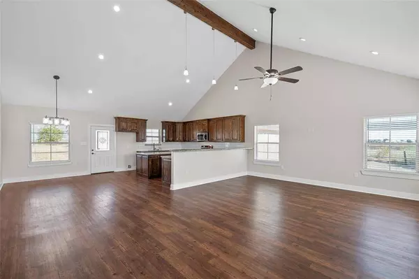 805 N Main Street, Mcgregor, TX 76657