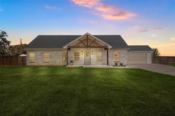 805 N Main Street, Mcgregor, TX 76657