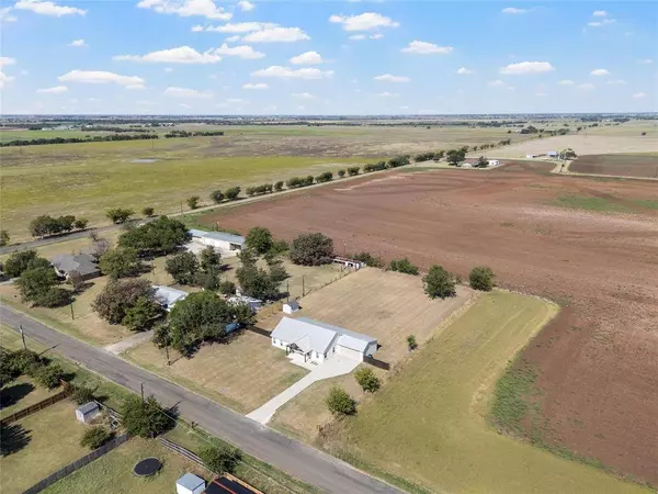 805 N Main Street, Mcgregor, TX 76657