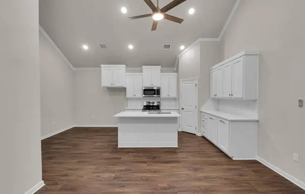 124 Morris Court, Mcgregor, TX 76657