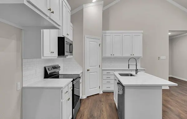 124 Morris Court, Mcgregor, TX 76657