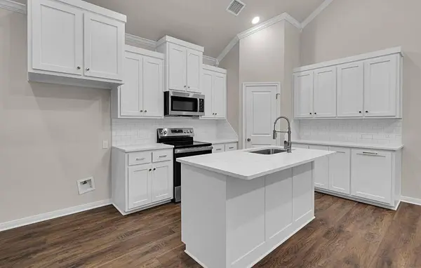 124 Morris Court, Mcgregor, TX 76657