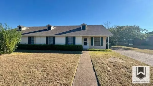 2602 Comanche TRL, Waco, TX 76712