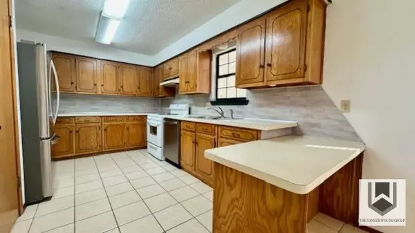 2602 Comanche TRL, Waco, TX 76712