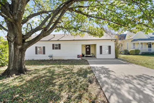 502 W 6th ST, Mcgregor, TX 76657